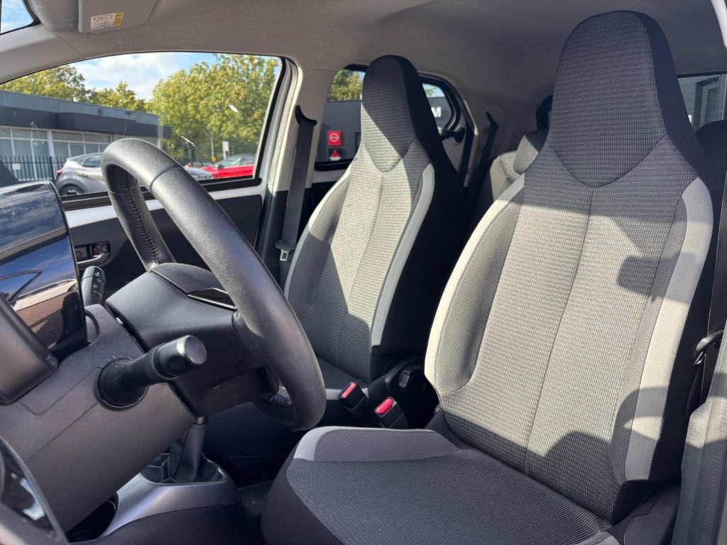 Toyota Aygo 1.0 vvt-i x-joy nl-auto, climate control!