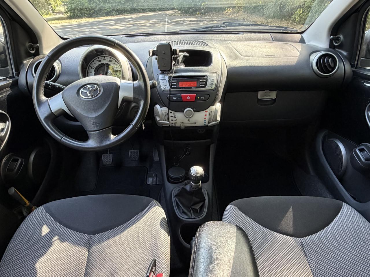 Toyota Aygo 2012 Zwart lage kmstand