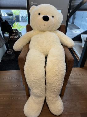 Grote witte knuffelbeer