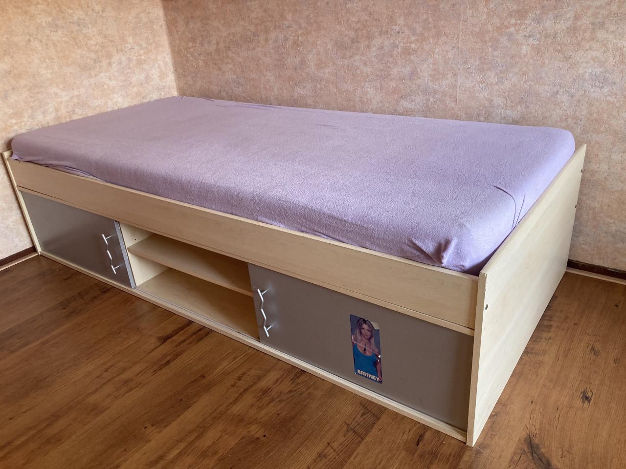 Eenpersoons bed