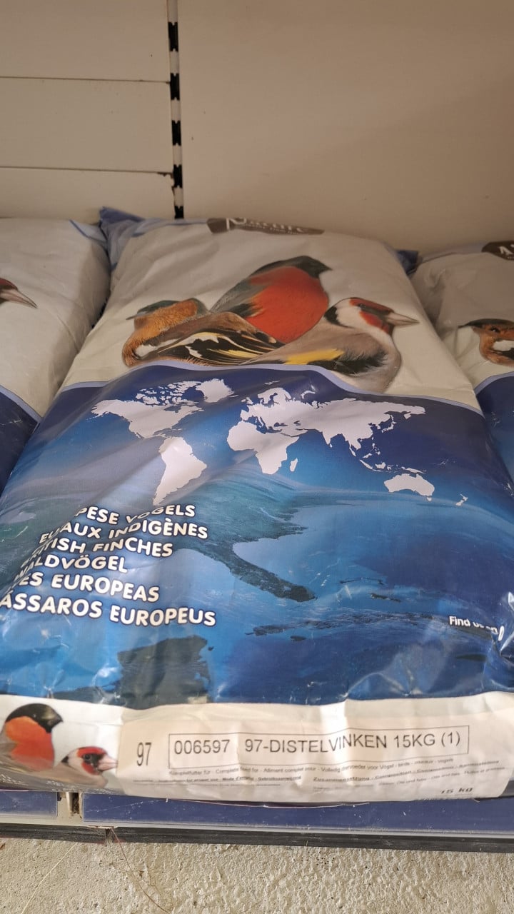 Diverse vogelvoer van Deli Nature