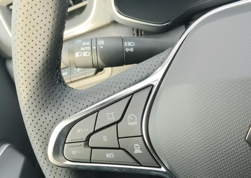 Renault Symbioz 1.8 e-tech full hybrid 160 iconic pack light & sound