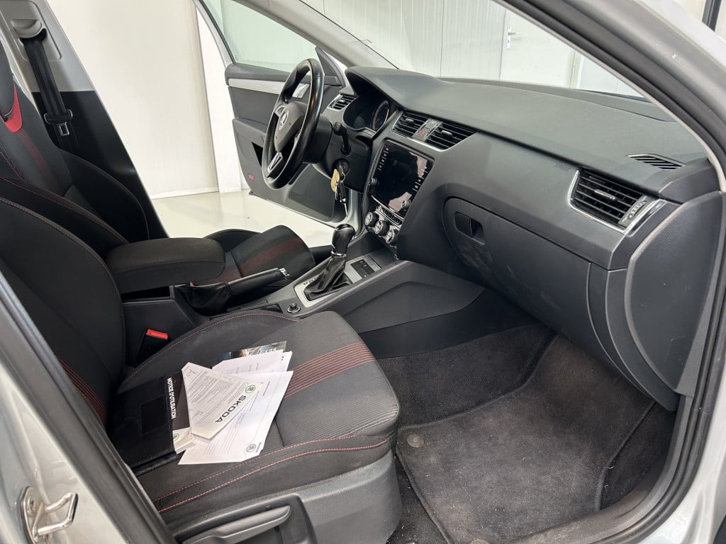 Skoda Octavia combi 1.0 tsi style sportline int.