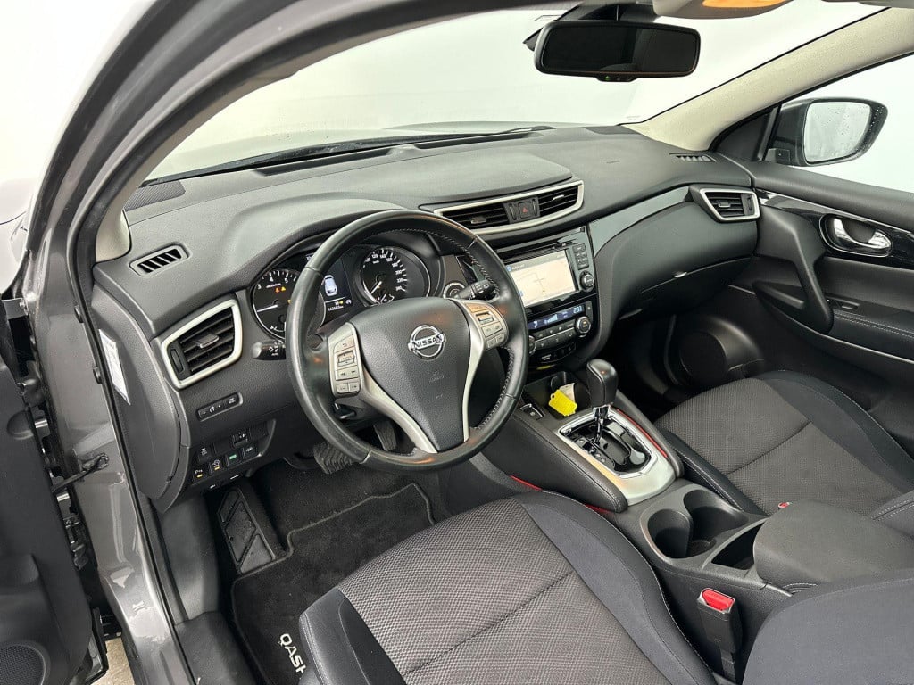 Nissan Qashqai 1.2 connect edition automaat pano camera clima cruise