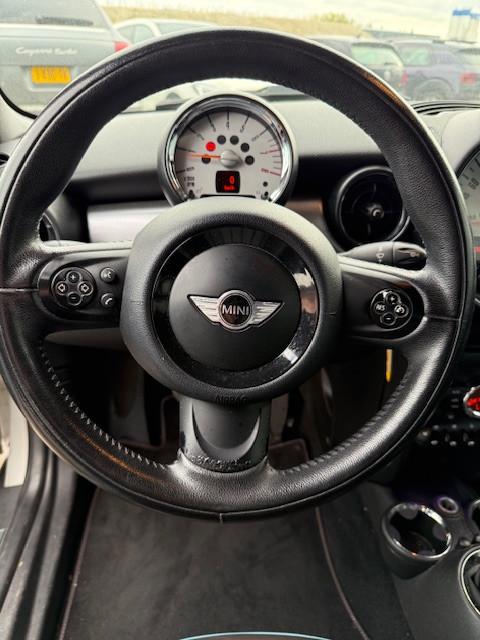 MINI Cooper 1.6 Cabrio Highgate