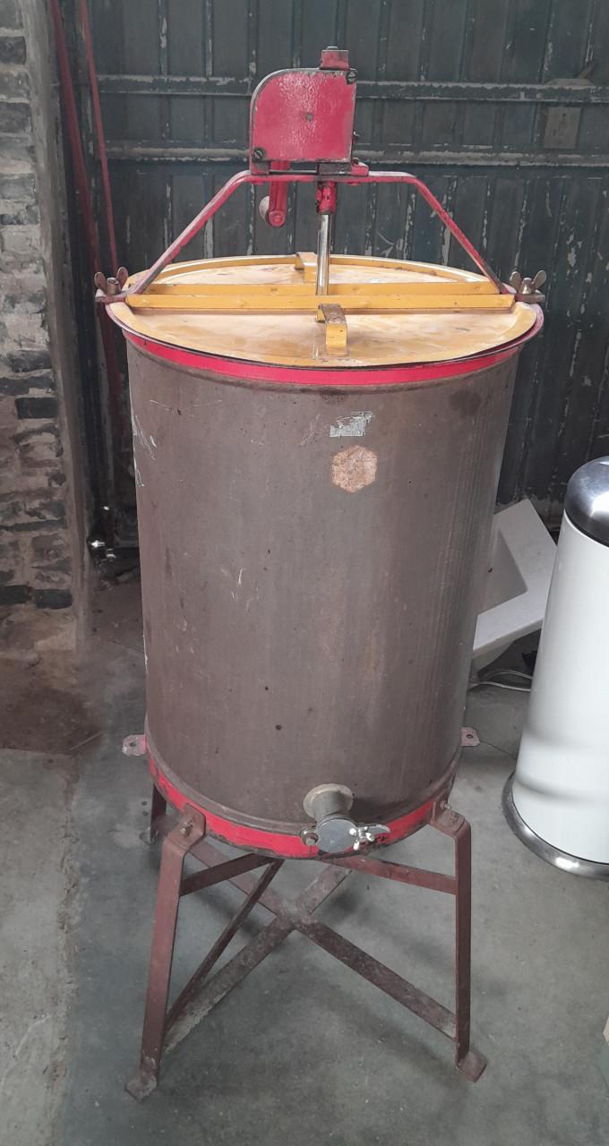 I.g.st.z. handmatige honingslinger