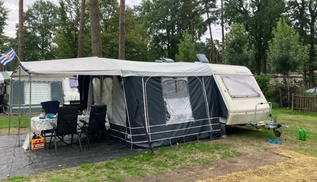 Beyerland 390 met prachtige voortent en luifel