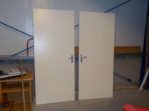 2 binnendeuren setprijs 40 euro 210 x 90 cm in zeer goede staat