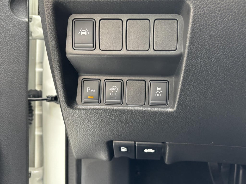 Nissan Qashqai 1.6 tekna | panoramadak | leder | stoelverwarming | navigati