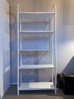 Witte stellingkast