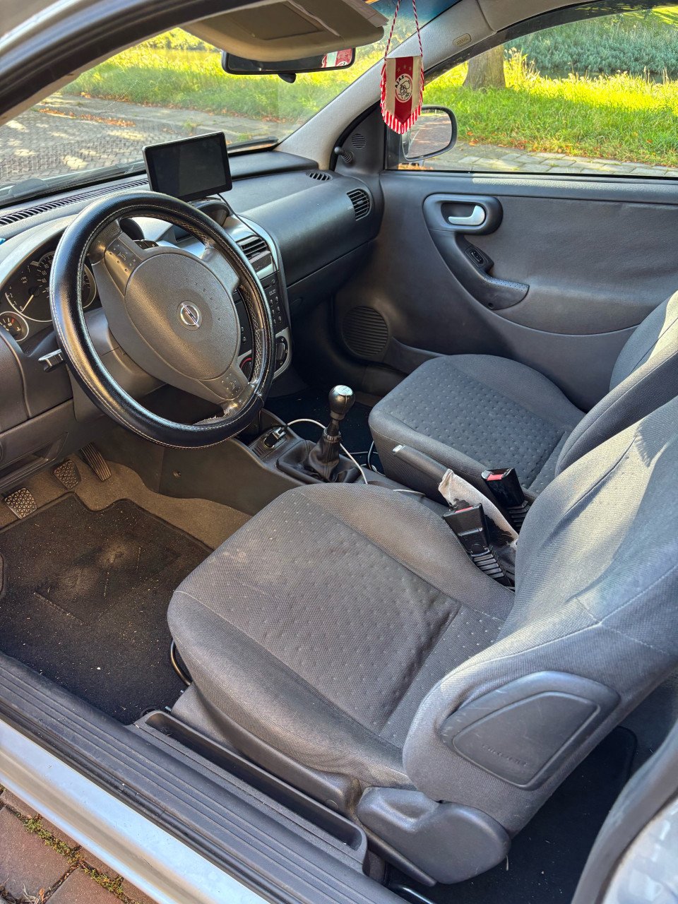 Opel Corsa 1.2 16V 3D 2003 Grijs