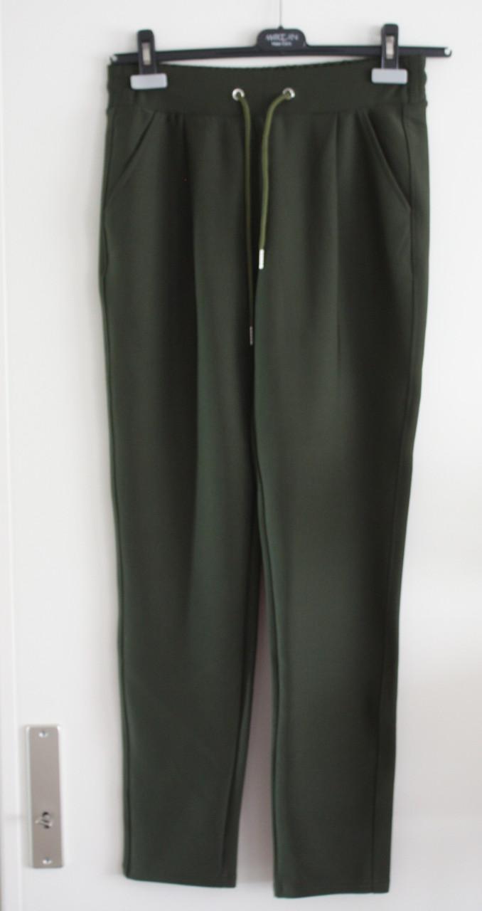 Donkergroene gladde broek  maat xl-xxl