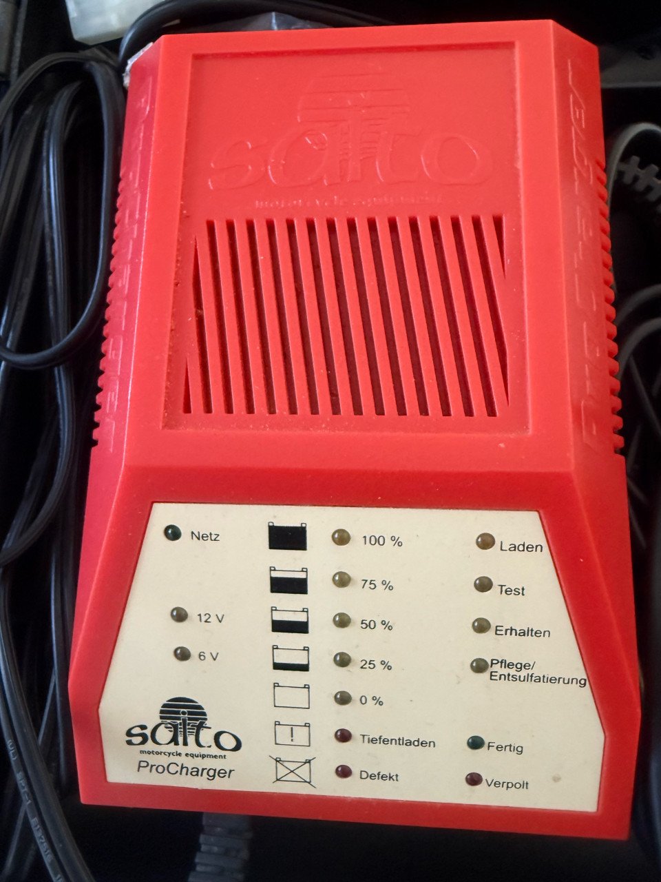 Saito Acculader