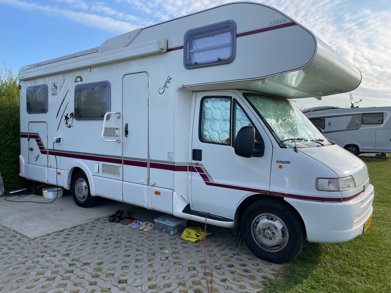 Mooie 6-persoonscamper fiat knaus opbouw