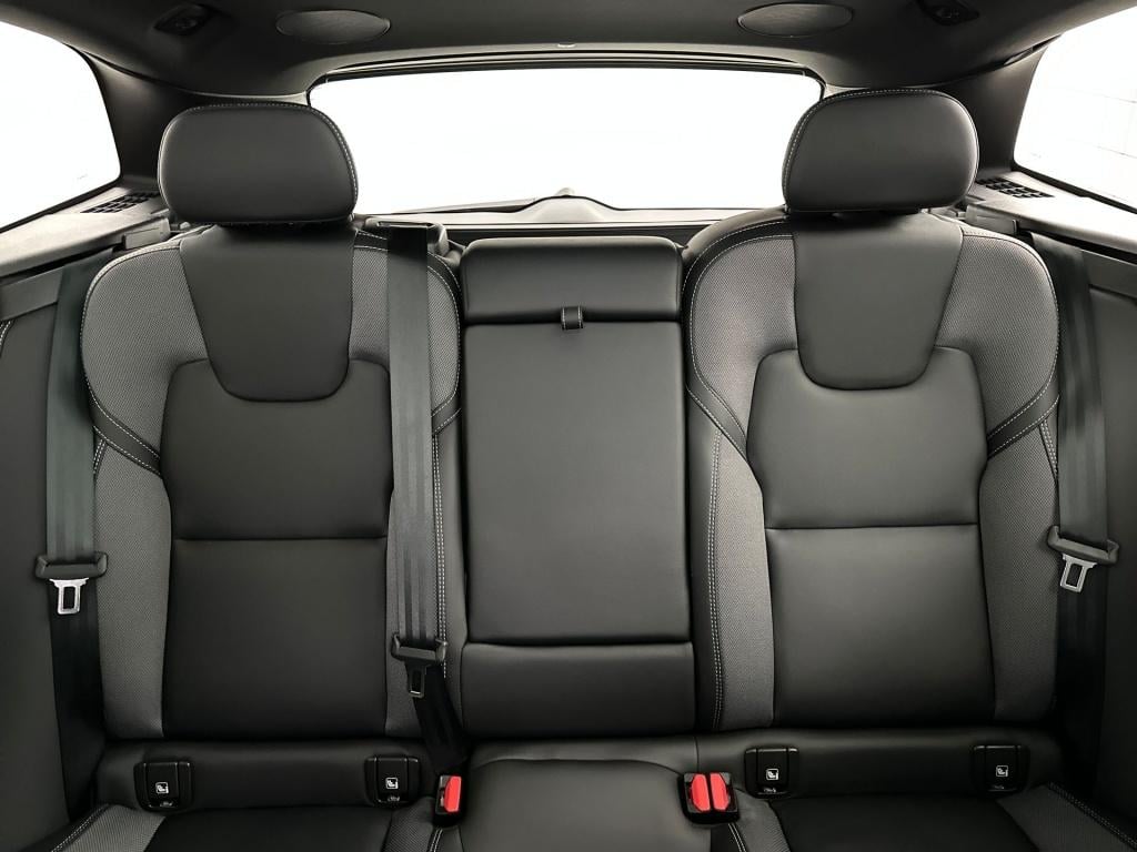 Volvo XC60 t6 398pk recharge black edition ultra| pano| luchtvering| 360 ca