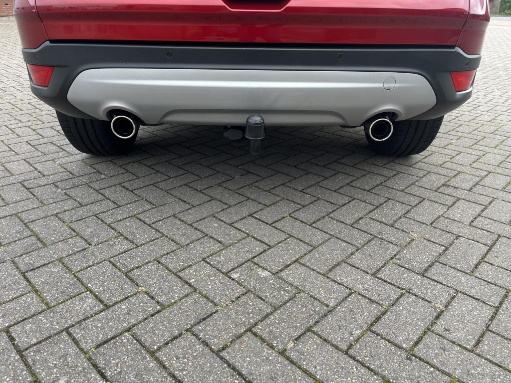 Ford Kuga 1.5 ecoboost titanium 2000 kg  trekgewicht
