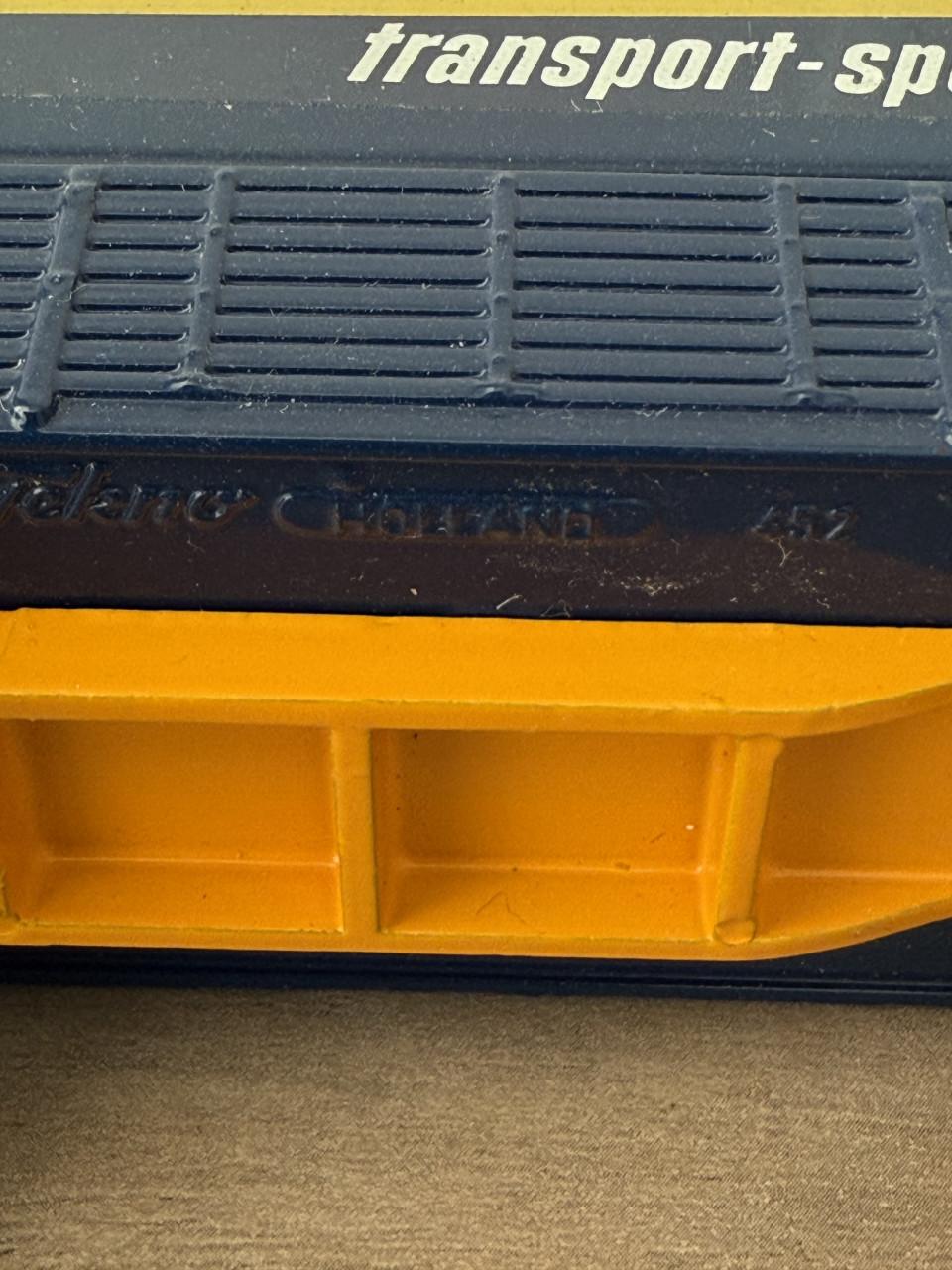 Tekno ASG Combinatie Scania 141 bakwagen met aanhanger.