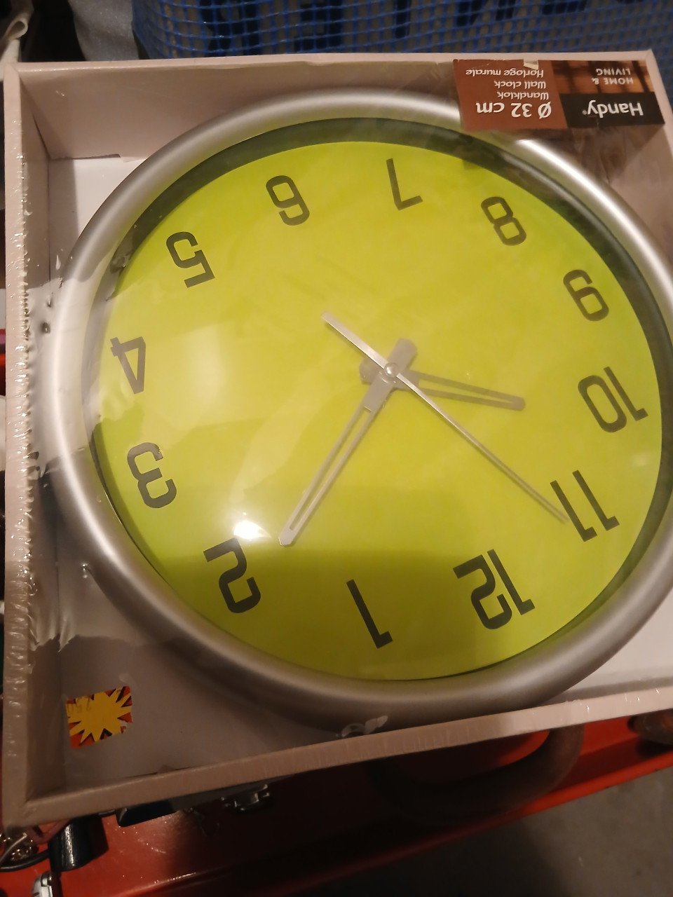 4 REISWEKERS+NIEUWE KLOK