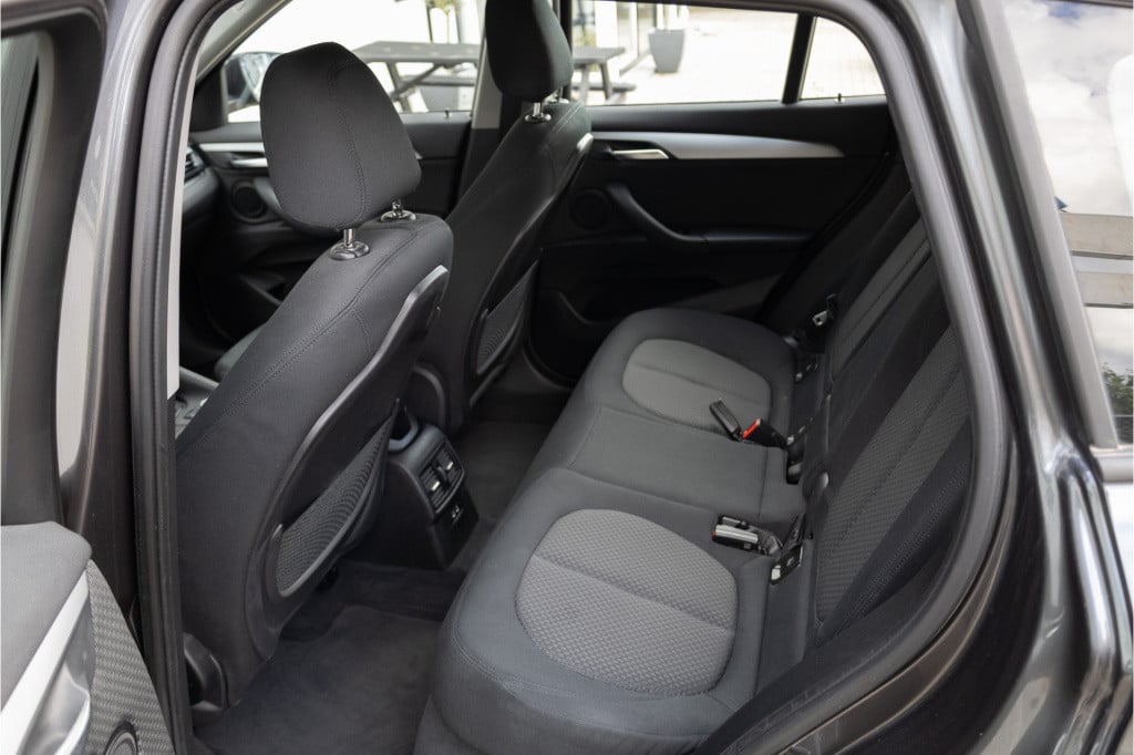 BMW X1 xdrive25e ✅trekhaak✅nav✅cc