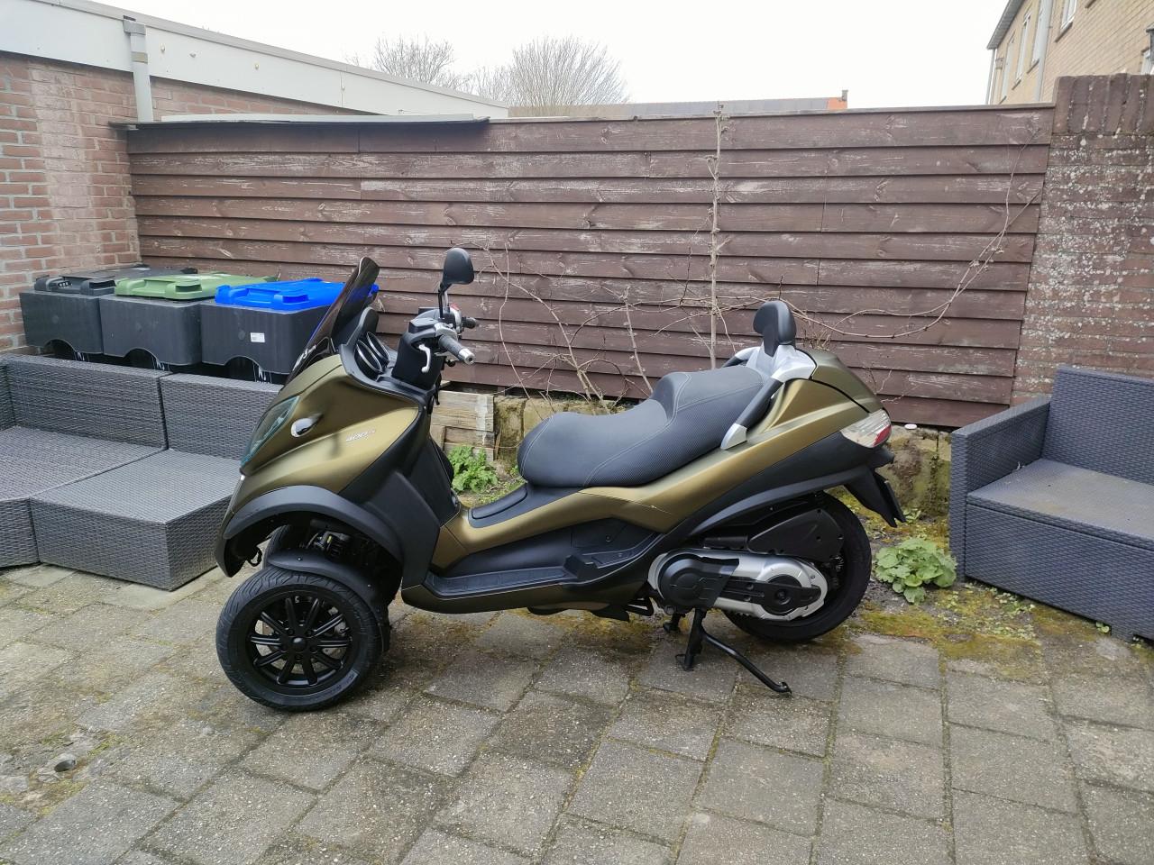 Piaggio MP3 motorscooter 400 CC