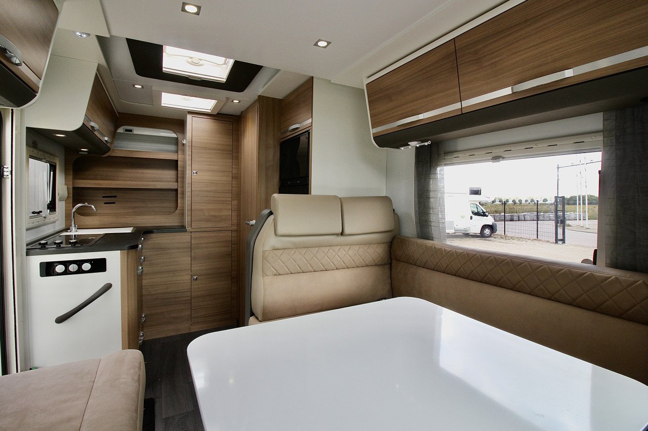 Adria Matrix M590ST(Electr.Hefbed, Als nieuw!!!)