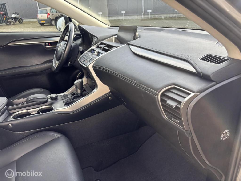 Lexus Nx 300h awd luxury line