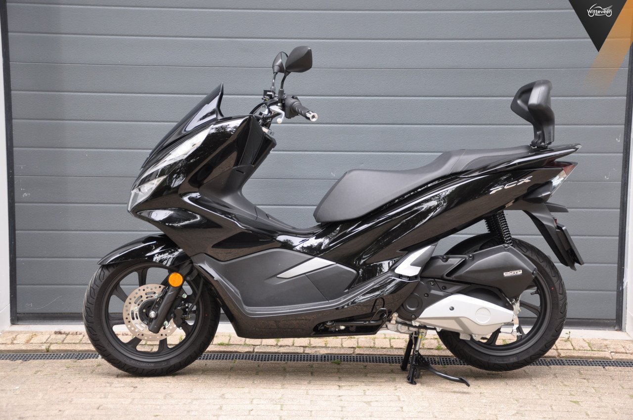 Honda PCX 125 , hele nette motr 2870 kms