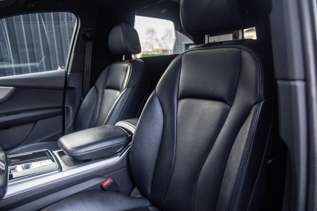 Audi Q7 sq7 s-line grijs kenteken 3x s-line / 360 camera / adaptive cruise 