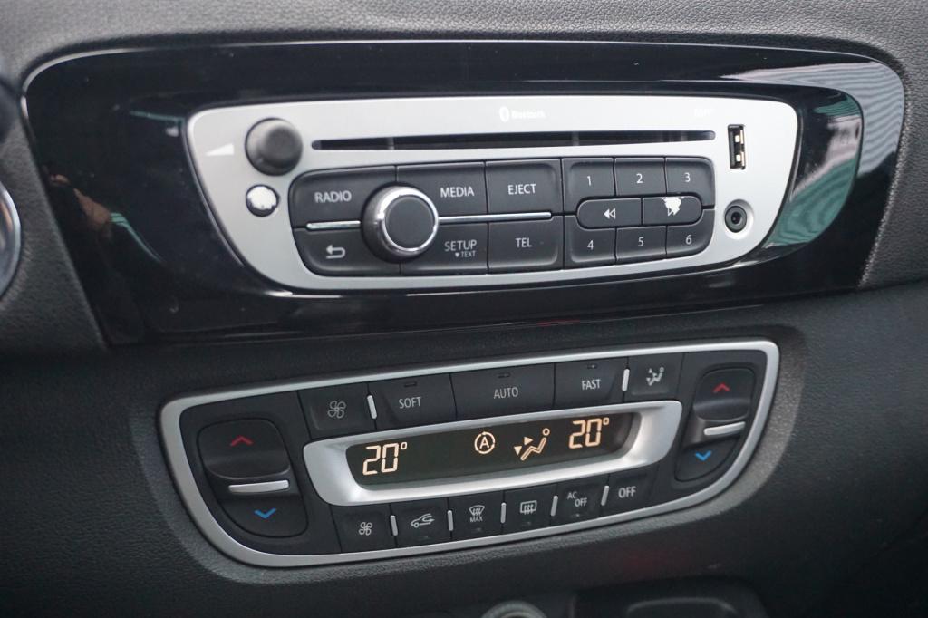 Renault Scenic 1.4 tce bose climate / navi / cruise / camera / parkeers. / 