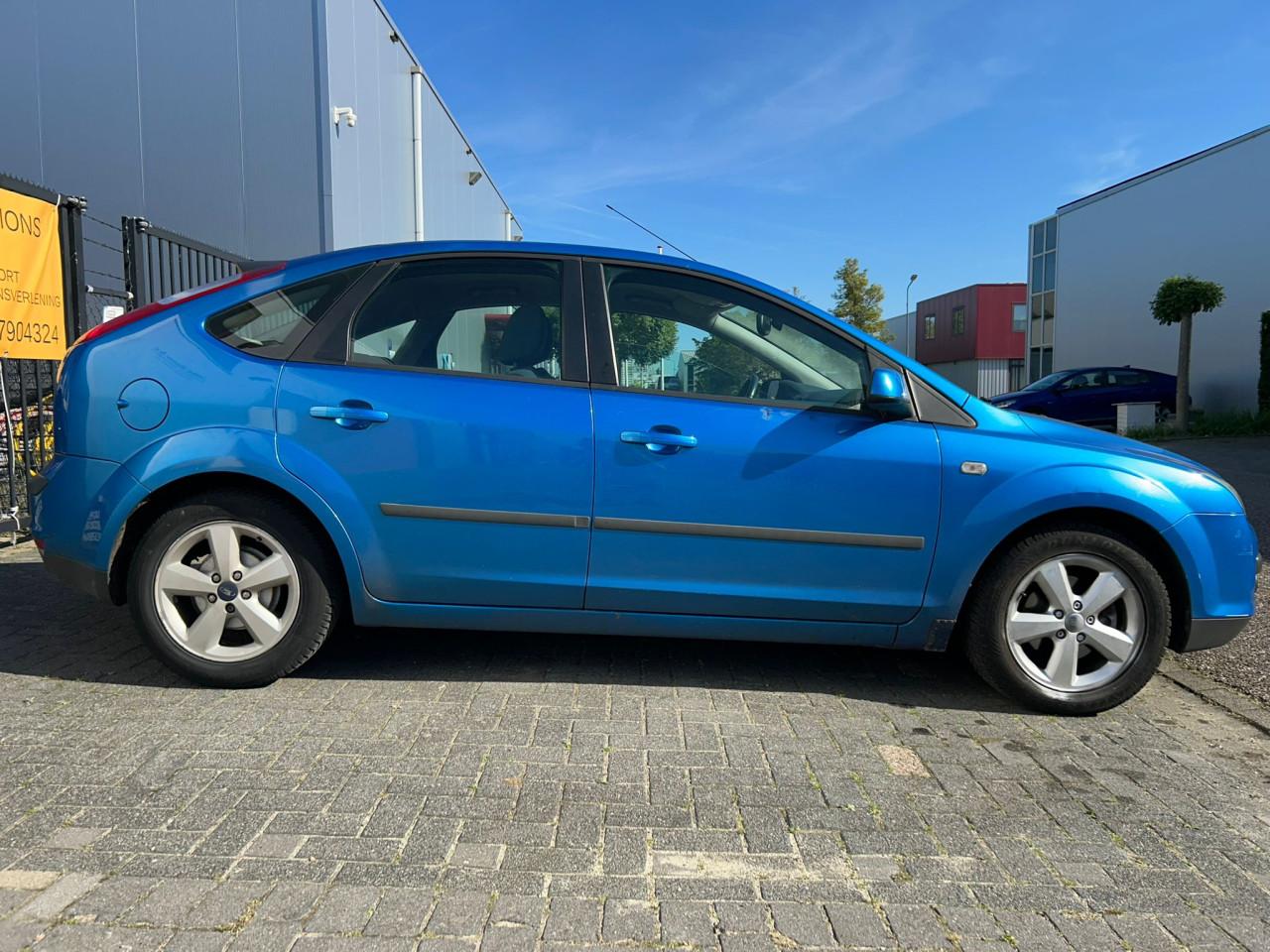 Ford Focus 1.6-16V First Edition €799 Carplay
