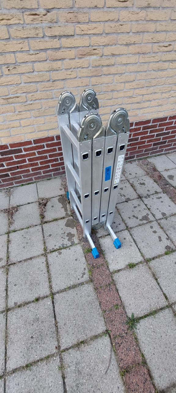 Inklapbare ladder van hoogwaardig aluminium