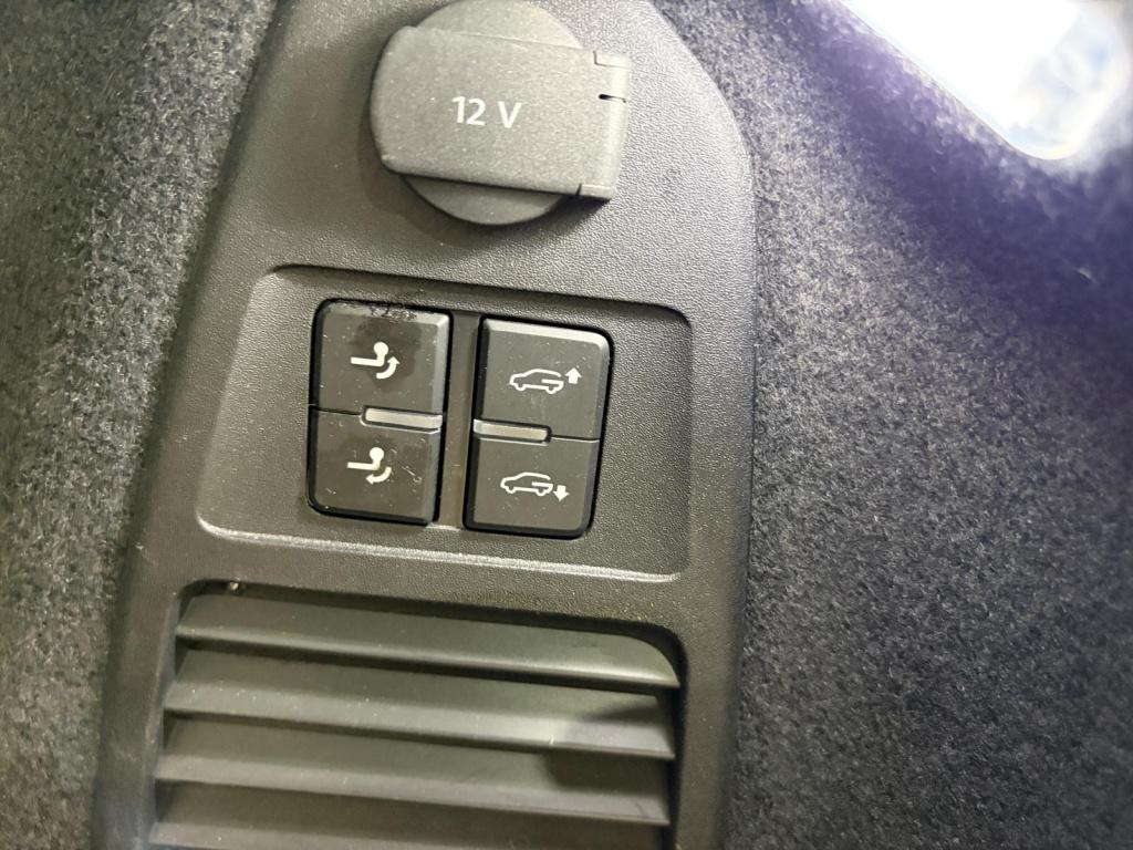 Volkswagen Touareg r 3.0 tsi ehybrid 462pk | luchtvering | pano | trekhaak