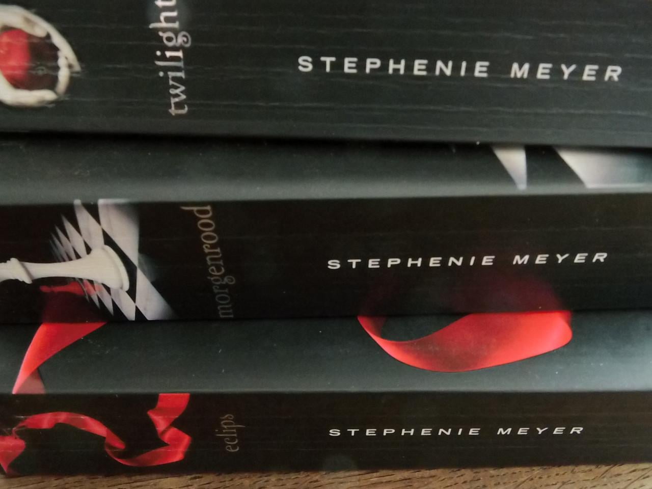 3 Twilight boeken van Stephenie Meijer.