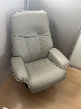 Lederen relex stoel €50,00