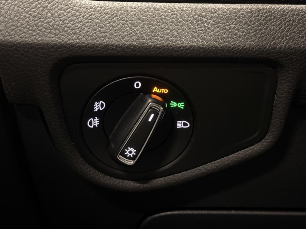 Volkswagen Touran 1.4 tsi comfortline 7p | pano | stoelverwarming | achteru