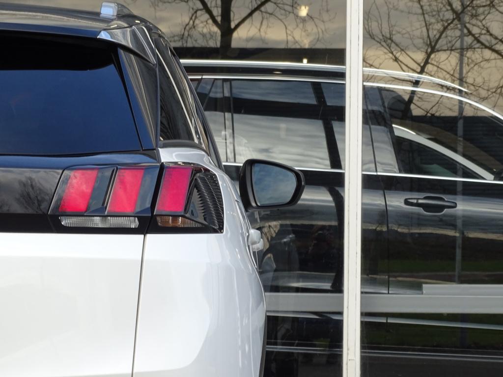 Peugeot 3008 1.2 puretech blue lease executive automaat | camera | apple ca