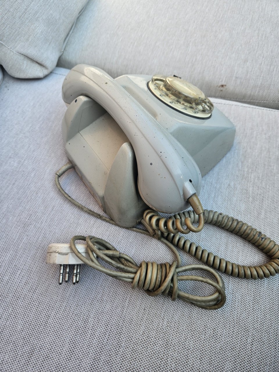 Origineel Jaren 70, grijs PTT telefoon type T 65 met draaischijf....