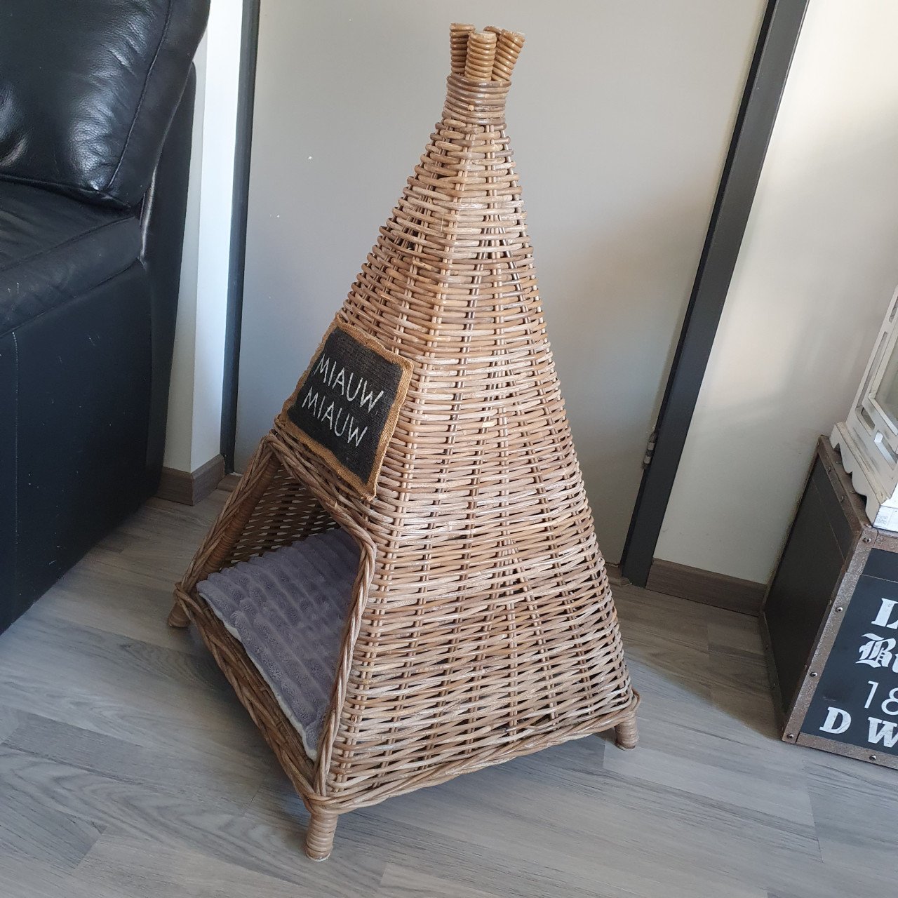 Katten tipi tent van rotan