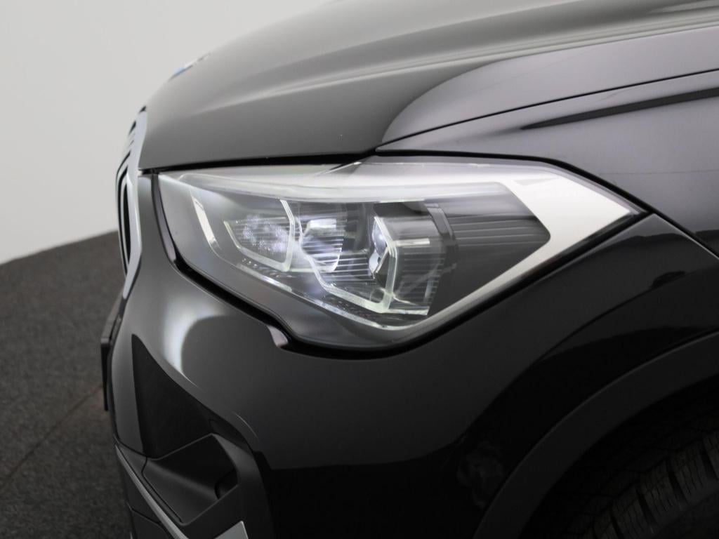 BMW X1 sdrive18i business edition | automaat | navigatie | head-up display