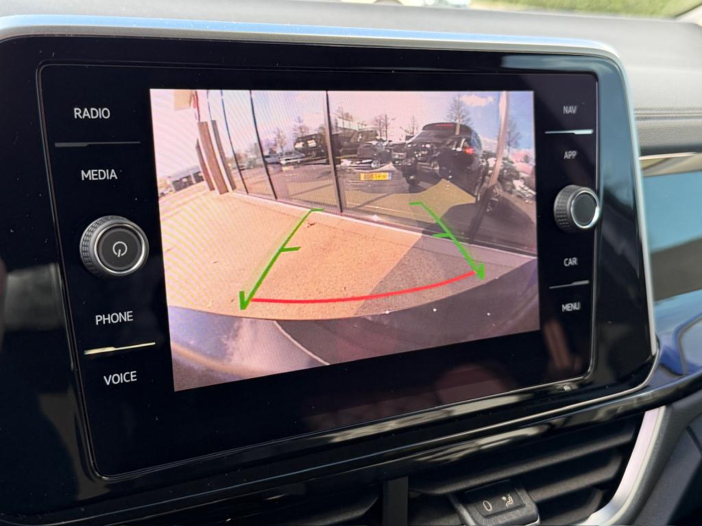 Volkswagen T-roc 1.5 tsi 150pk dsg r-line | camera | keyless | elek. achter