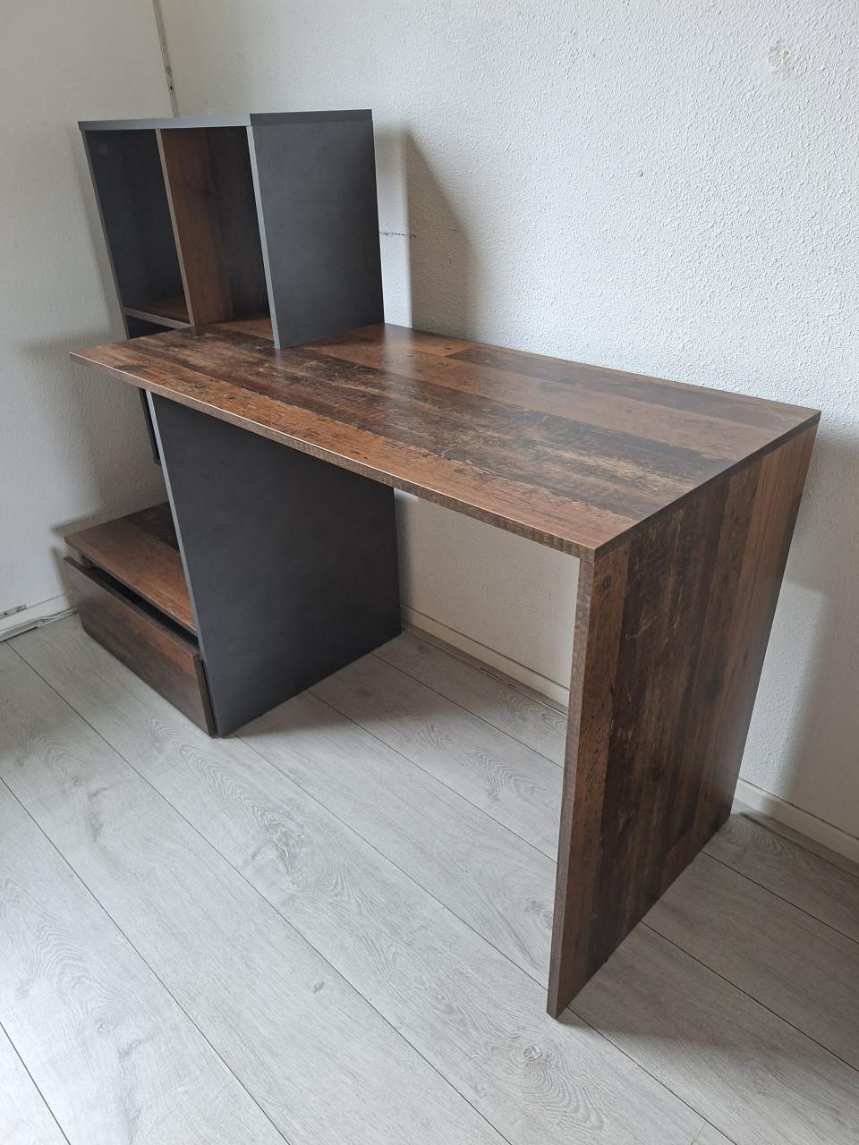 Bureau, zoals goed als nieuw