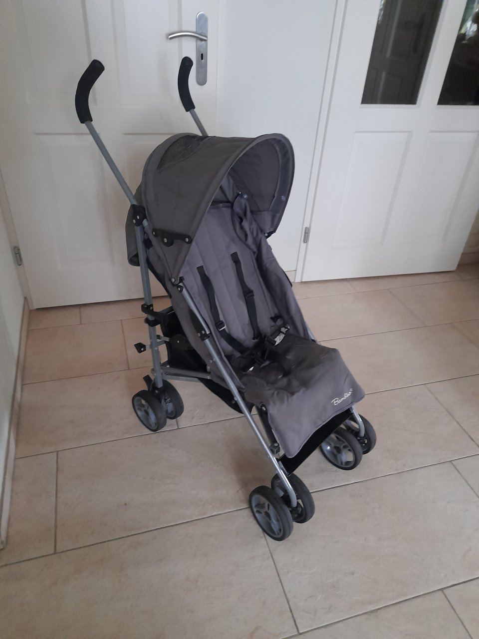 Buggy (in goede schone staat )