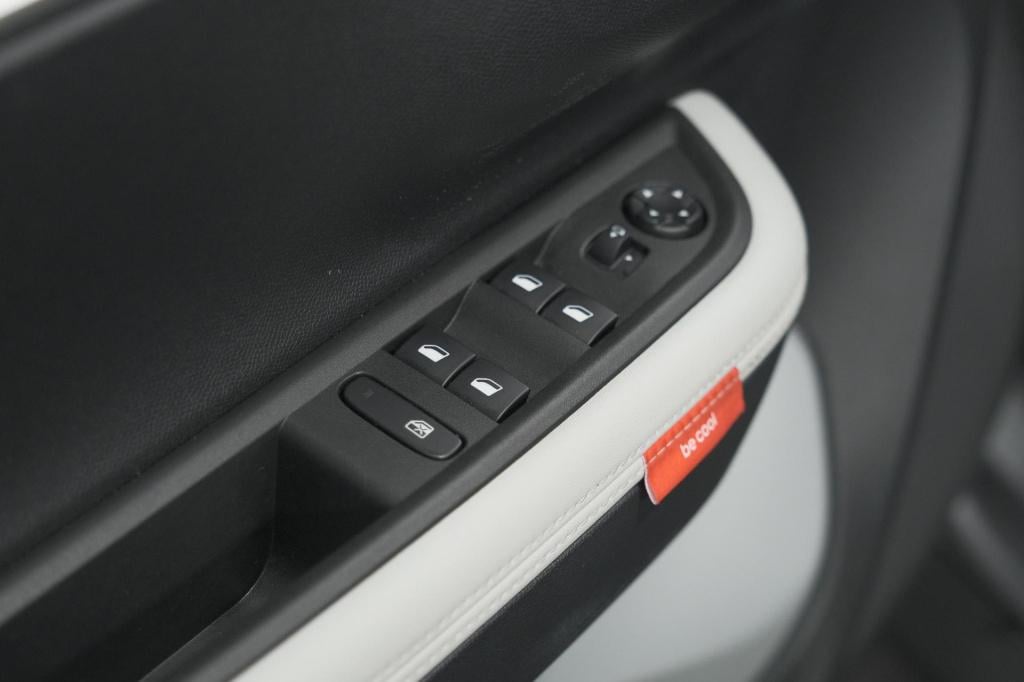 Citroen C3 Aircross 1.2 hybrid 145pk max | camera | dodehoekdetectie | navi