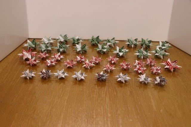 Kerst origami ster Diverse kerst motieven En kleuren Klein: 11 cm. Euro