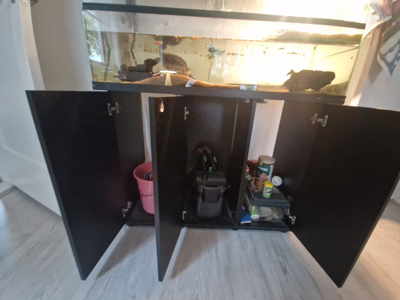 Schildpadden aquarium + meubel (zonder schildpad)
