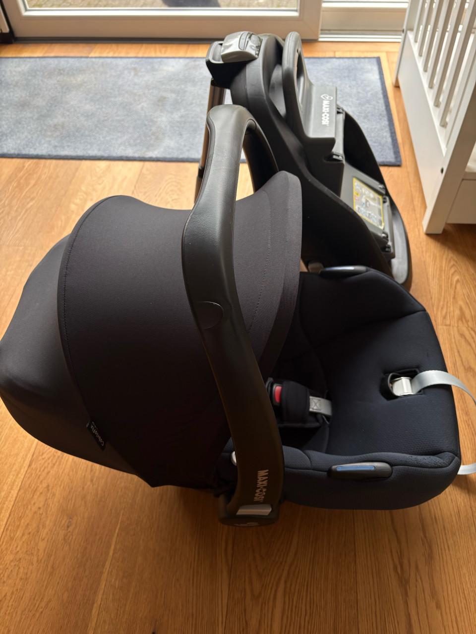 Maxi cosi cabrioFix i-Size + isofix