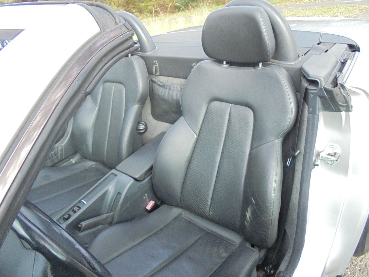 SLK 230 Compressor in nette conditie 139.908 Km Aflevering met vol jaar Apk