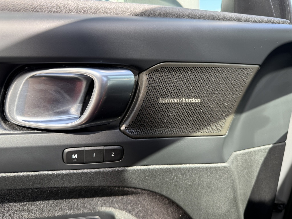 Volvo XC40 t5 262pk recharge ultimate bright| panodak| adap.cruise| trekhaa
