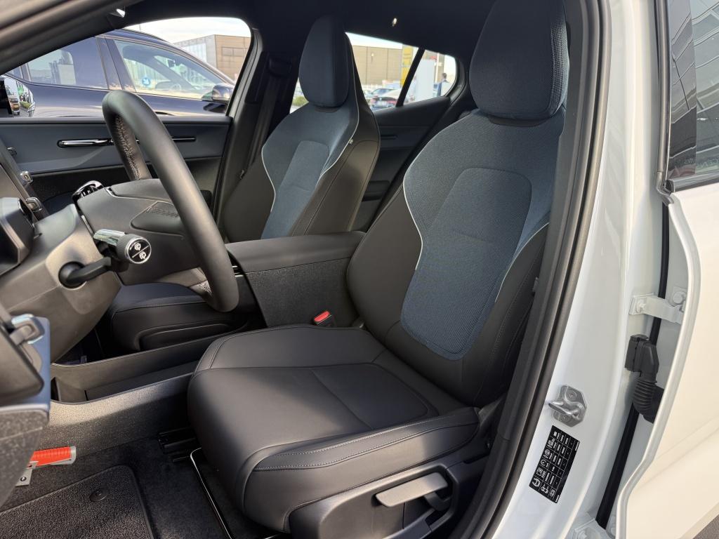 Volvo Ex30 extended plus 272pk/69kwh| adap.cruise| h&k sound| camera