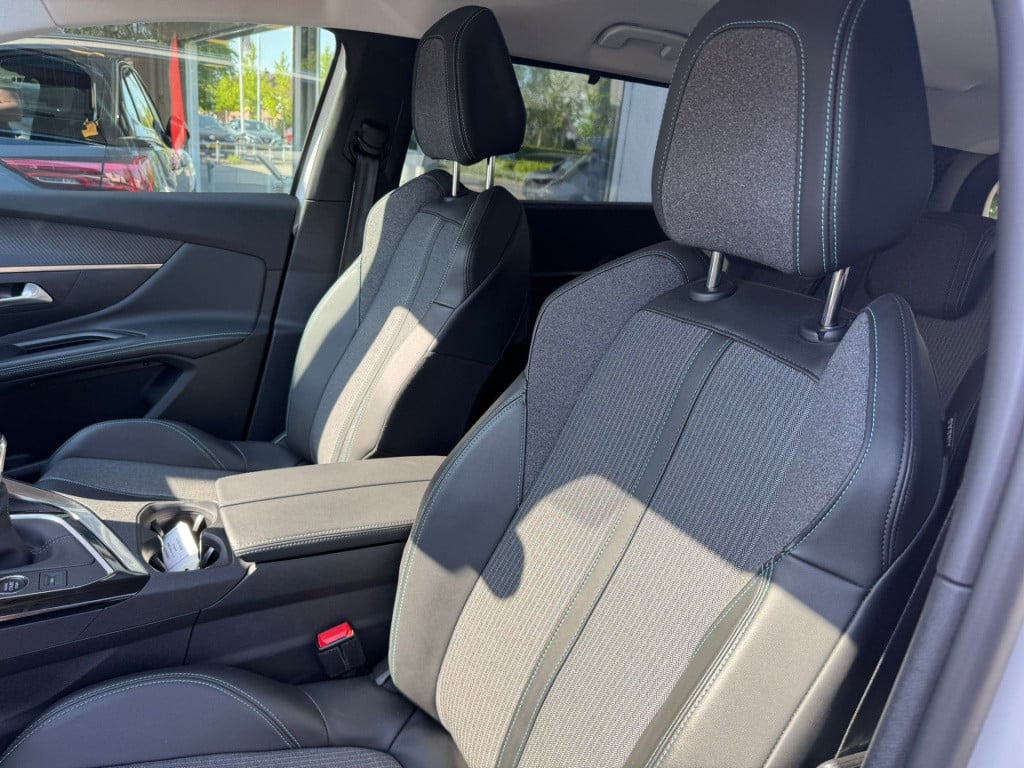 Peugeot 5008 1.2 puretech allure 7-persoons